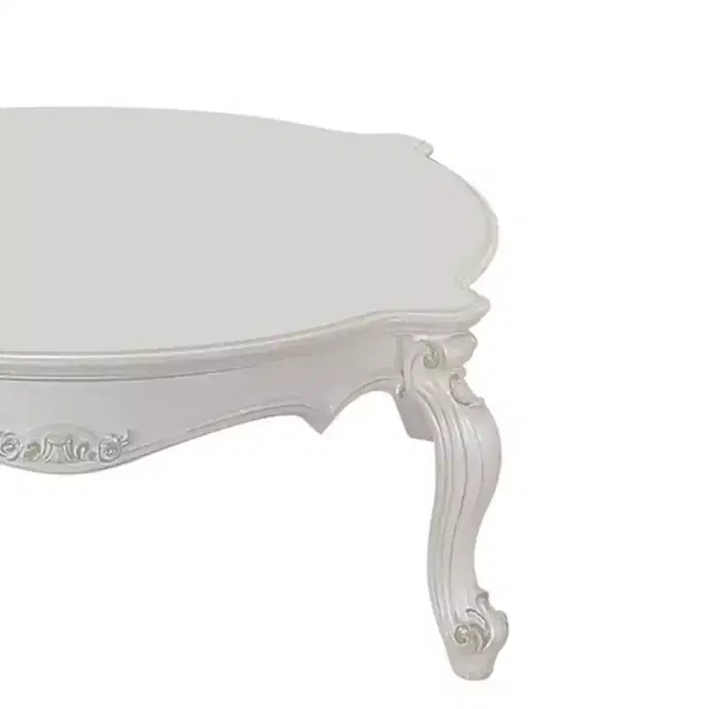 Tavolino da caffè Picardy, 54", bianco perla antico, gambe curve decorate in legno composito