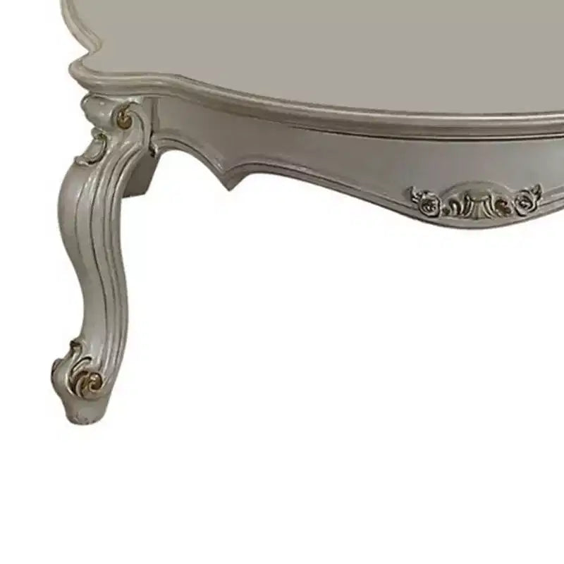 Tavolino da caffè Picardy, 54", bianco perla antico, gambe curve decorate in legno composito